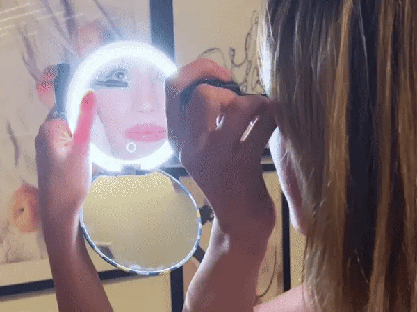 flawless makeups with Flawless Lighting Trio