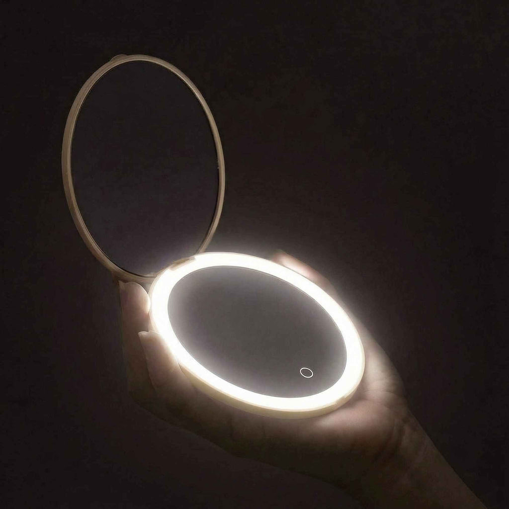 Lighted Makeup Mirror vs Regular Mirror: Is It Worth the Upgrade?