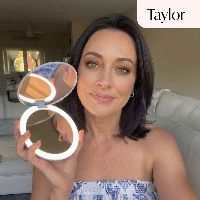 Model applies mascara using Taylor in Sea Serenity