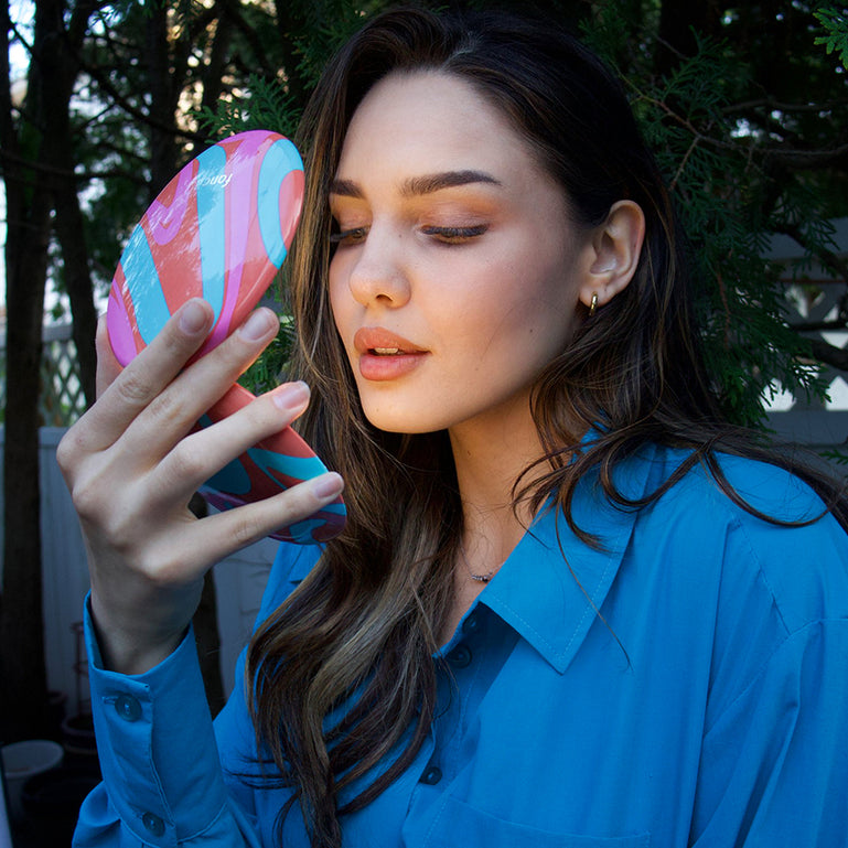 GROOVY VIBES Taylor Lighted Compact