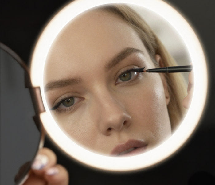 flawless makeups with Flawless Lighting Trio
